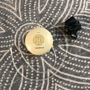 Medela swing single pump motor and ac adapter